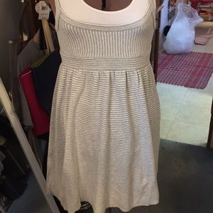 💐Abercrombie Gray and white jersey dress💐